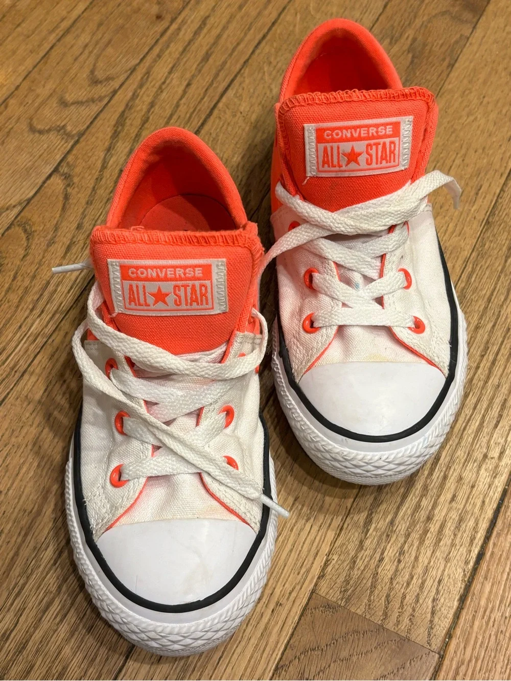 Converse Youth White and Coral/Neon Pink All Star Low Top Sneakers Size 3.5-4